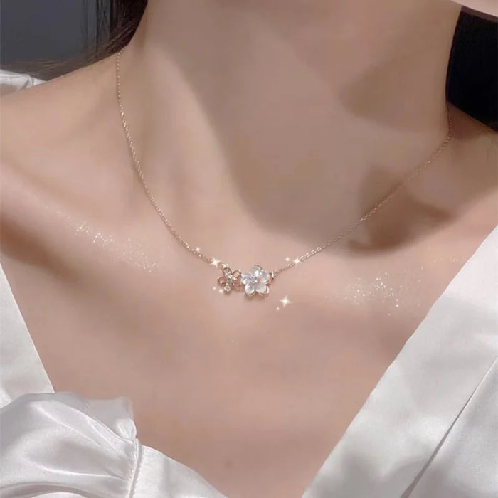 New Simple Luxury Zircon Flowers Pendant Clavicle Chain Necklace Women Summer Beach Casual Jewelry Accessories Gift