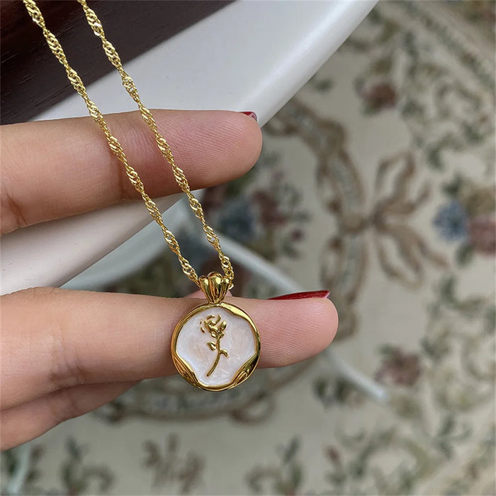 French Retro Gold Color Rose Necklace Fashion Metal Circle Pendant Clavicle Chain Necklace For Women Elegant Jewelry