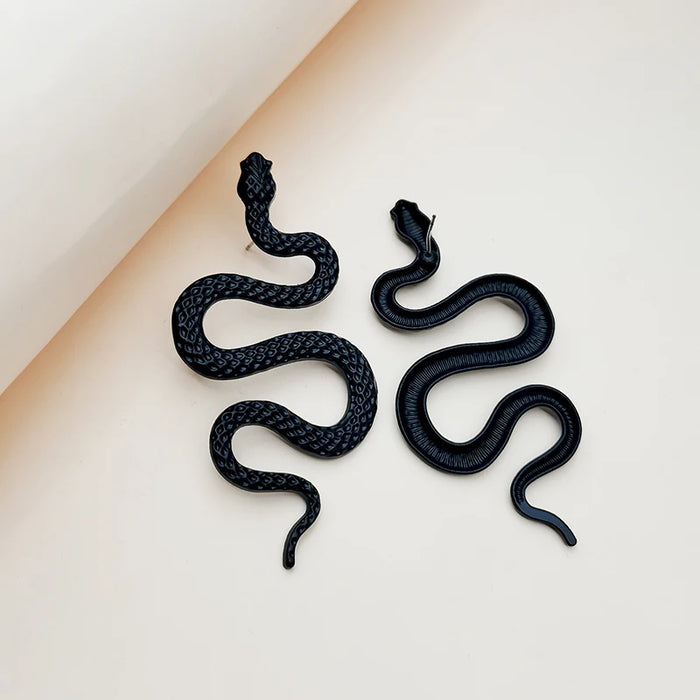 Avant-garde Sexy and Exaggerated Halloween Snake Shaped Earrings for Women Fashion Gothic Personalized Trend Girl Rock Jewelry