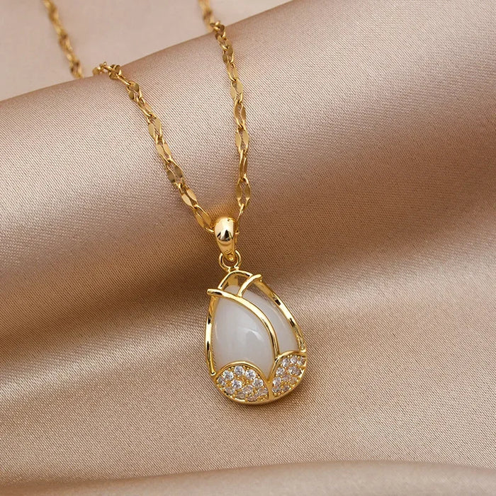 Fashion Jewelry Elegant Tulip Pink Crystal Pendant Necklace for Women Opal Golden Necklace Luxury Classic Amethyst Necklace