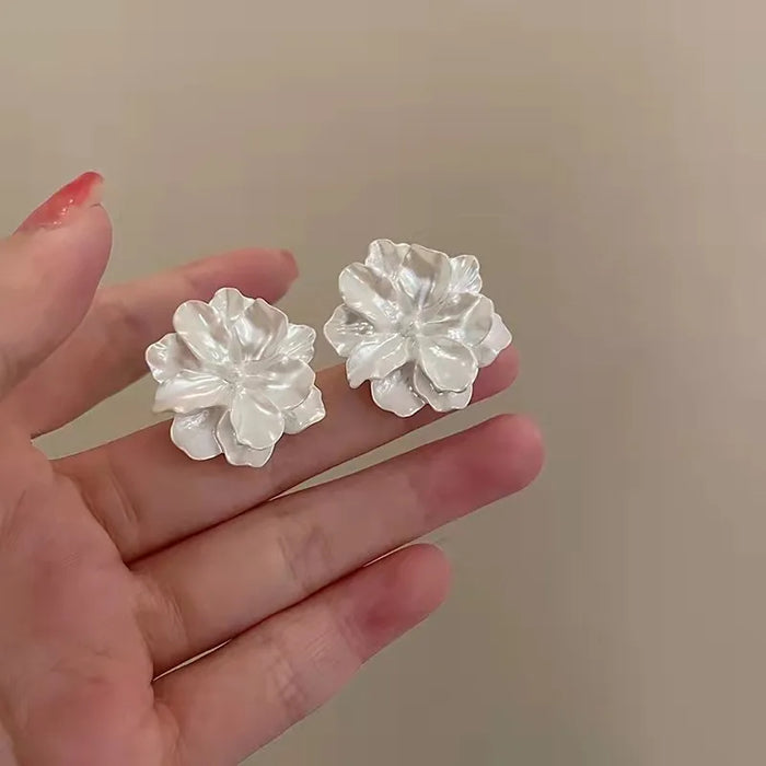 White Flower Stud Earrings for Women Folded Acrylic Side Charming Sweet Floral Girls Earrings Japanese Style Ear Jewelry