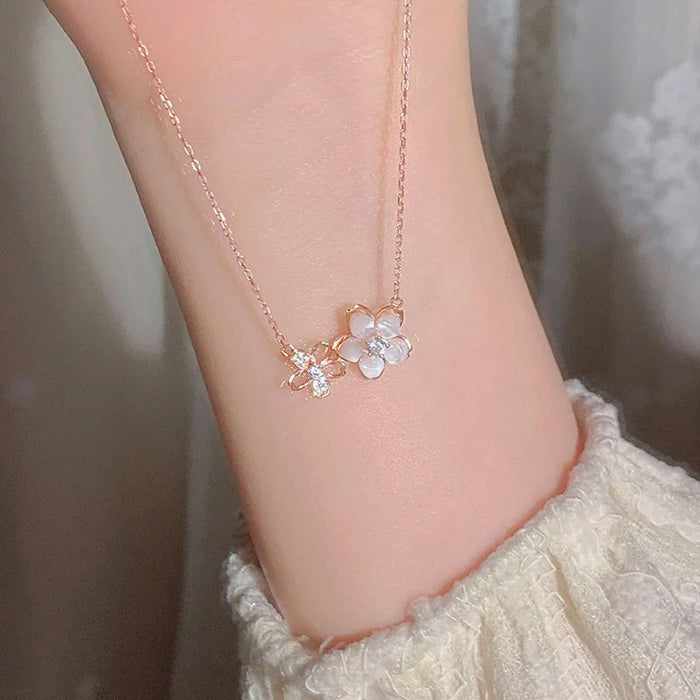 New Simple Luxury Zircon Flowers Pendant Clavicle Chain Necklace Women Summer Beach Casual Jewelry Accessories Gift