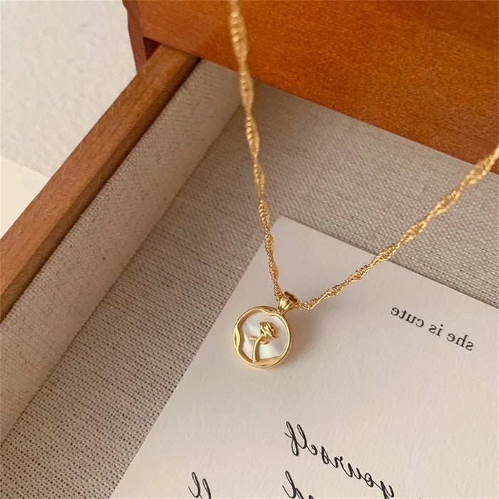 French Retro Gold Color Rose Necklace Fashion Metal Circle Pendant Clavicle Chain Necklace For Women Elegant Jewelry